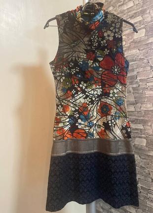 Плаття оригінальне custo barselona