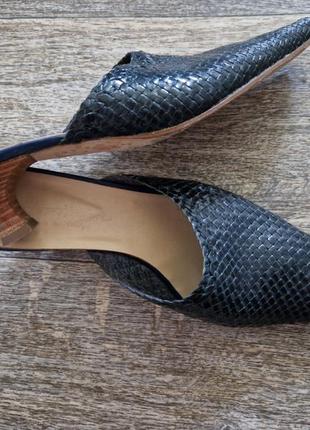 Шкіряні сабо темно-синього кольору на бідборах kitten heel2 фото
