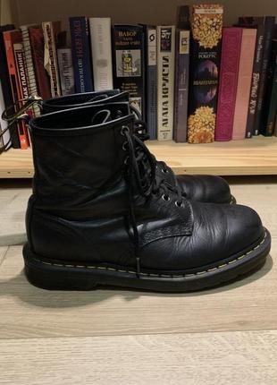 Чоботи dr. martens
