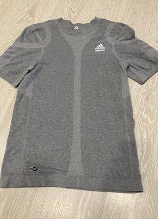 Спортивная футболка adidas