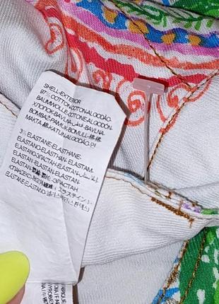 Яркие белые джинсы desigual с фирменным принтом, 💯 оригинал, молниеносная отправка10 фото