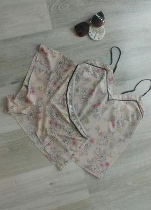 Мила бежева піжамка з принтом marks & spencer