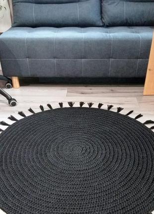 Килимок із джуту 110см чорний круглий з китицями3 фото