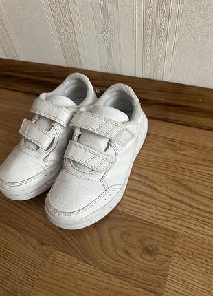 Кросівки adidas 28р