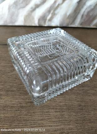 Стеклянная пепельница