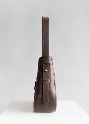 Женская сумка-трапеция из натуральной винтажной кожи коричневого цвета2 фото
