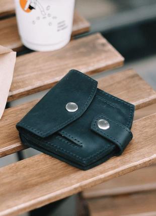 Миниатюрный кошелек ручной работы черного цвета из натуральной винтажной кожи1 фото