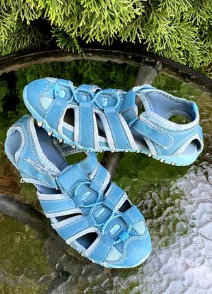 Кросівки-сандалі