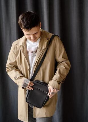 Практичная мужская сумка мессенджер через плечо ручной работы из натуральной кожи черного цвета3 фото
