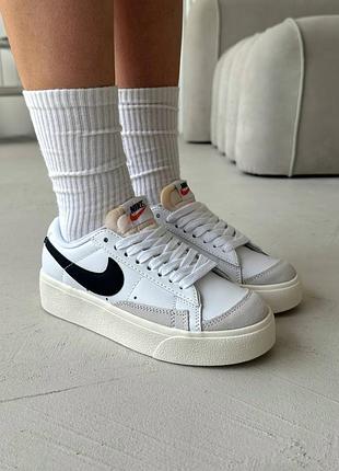Женские кроссовки nike blazer platform white