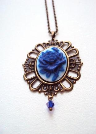 Підвіска "холодна троянда"