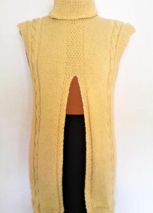 Тепла в'язана стильна жіноча жилетка-туніка медового кольору, розмір 42 — 441 фото