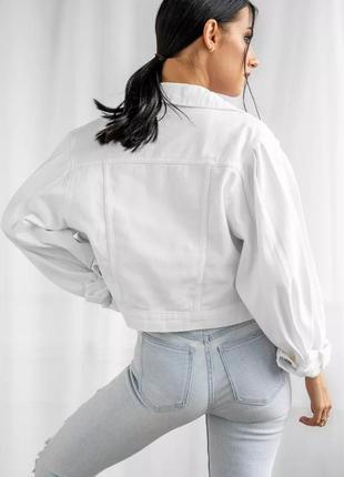 Укорочена біла джинсiвка, оверсайз куртка levure1 фото