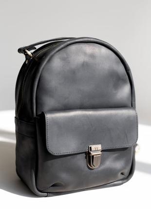 Женский мини-рюкзак ручной работы из натуральной винтажной кожи черного цвета2 фото
