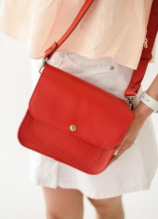Минималистичная женская сумка через плечо из натуральной кожи красного цвета4 фото