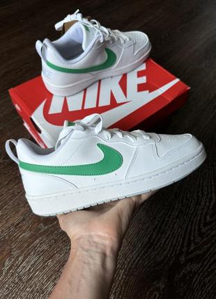 Женские кроссовки nike