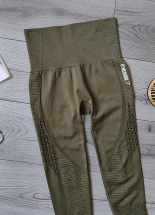 Вкорочені легінси gymshark в кольорі хакі xs s з широкою резинкою/ з перфорацією/...