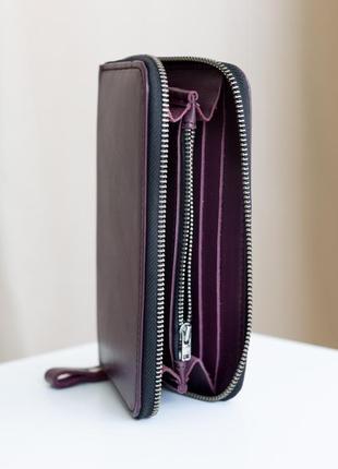 Женское портмоне-клатч  бордового цвета из натуральной кожи с легким глянцем2 фото