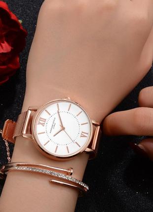 Стильные женские наручные часы
