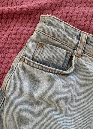 Голубые джинсовые шорты zara mom5 фото