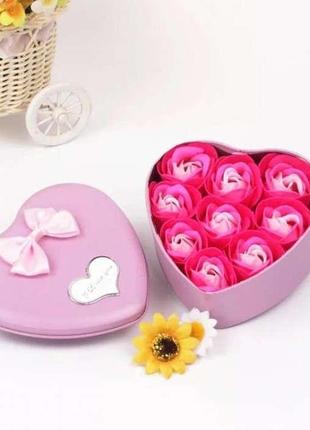 Шкатулка сердце с 9-ю розами из мыла розовая