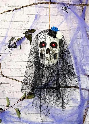 Череп готический амиона черный