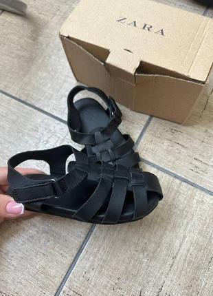 Дитячі босоніжки zara