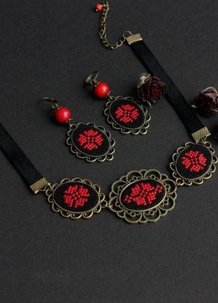 Чорні червоні сережки з коралом під вишиванку українські прикраси3 фото