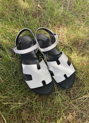 Босоніжки під бренд шкіра