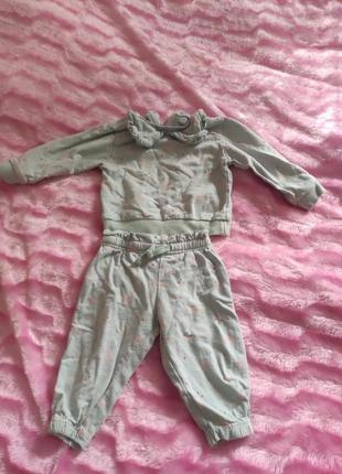 Костюмчик орієнтовно на 9-12 місяців