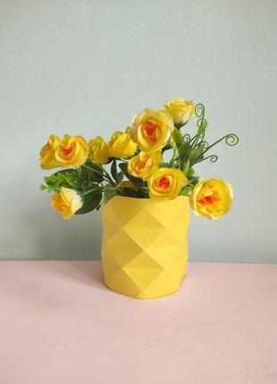 Полігональна ваза з дизайнерського картону3 фото