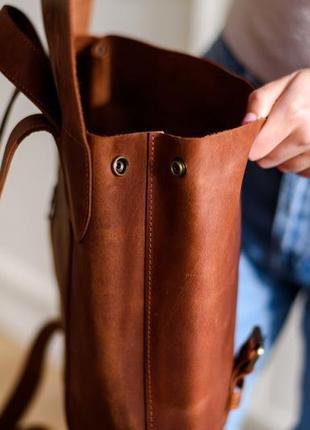 Универсальный женский рюкзак ручной работы из натуральной винтажной кожи коньячного цвета5 фото