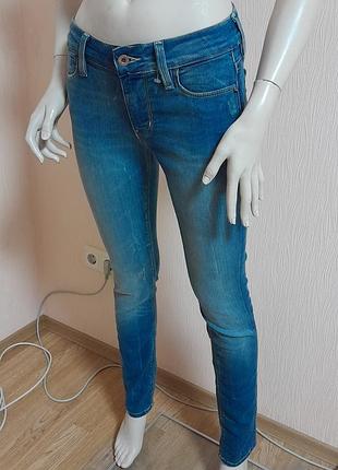 Шикарні оригінальні джинси синього кольору guess nicole skinny made in mauritius3 фото