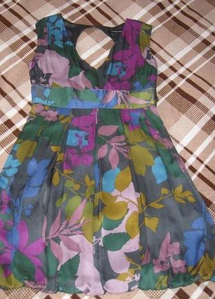 Яскраве плаття з натурального шовку