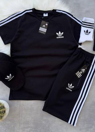 Літній костюм 5в1 набір в стилі adidas комплект: футболка, шорти, кепка, шкарпетки 2 пари різні кольори