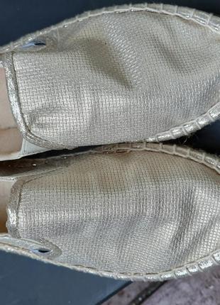 Продам женские мокасины