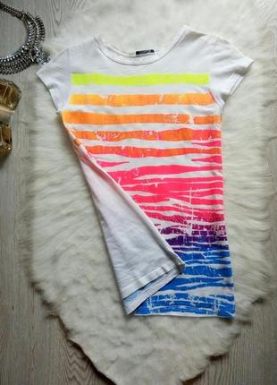 Белая футболка с ярким цветным принтом рисунком разноцветный радуга2 фото