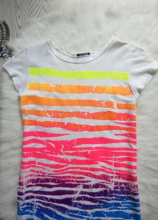 Белая футболка с ярким цветным принтом рисунком разноцветный радуга4 фото
