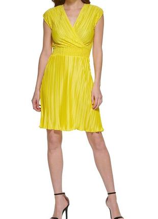 Женское яркое платье dkny