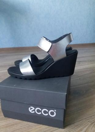 Босоножки ecco