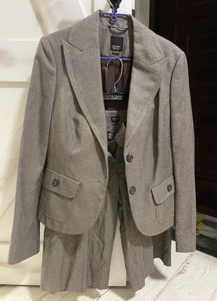 Esprit костюм шорты и пиджак р s/m. хлопок с вискозой.