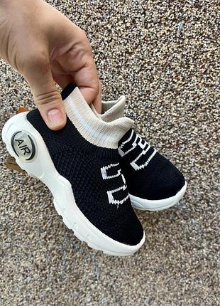 Легкие кроссовки