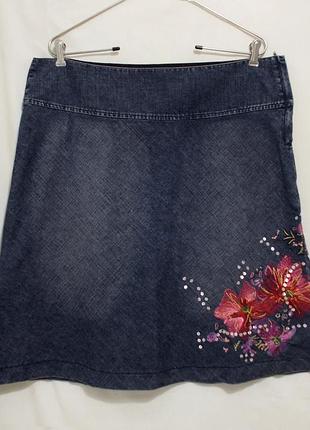 Юбка-трапеция джинсовая с цветочной вышивкой 'tu' 52р