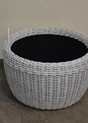 Корзина для дров плетеная (дровница) из искусственного ротанга ручной работы. цвет белая береза. 604 фото