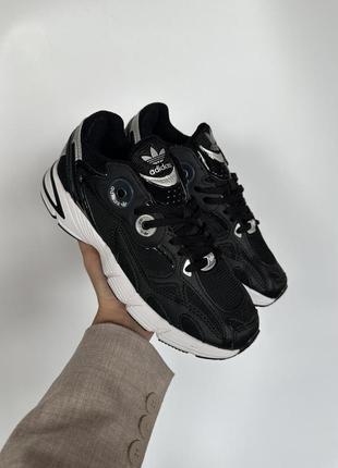 Женские кроссовки adidas mens astir tags white / smb3 фото