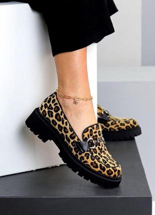Леопардовые лоферы