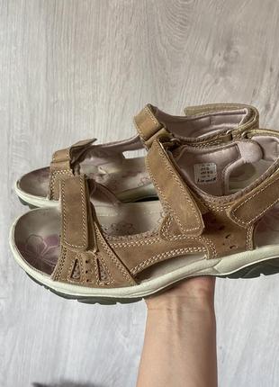 Сандалі шкіряні landrover 39розмір