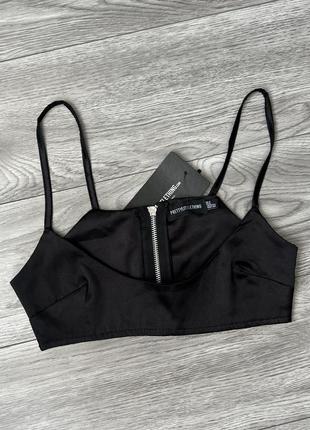Топ атласний prettylittlething