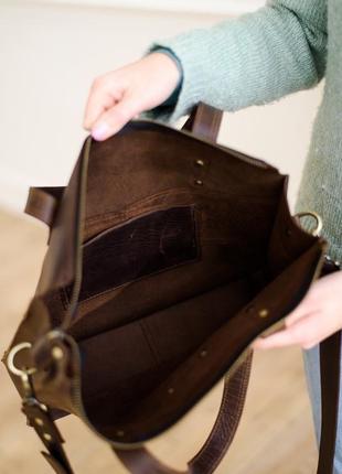 Вместительная и удобная женская сумка ручной работы из натуральной винтажной кожи коричневого цвета7 фото
