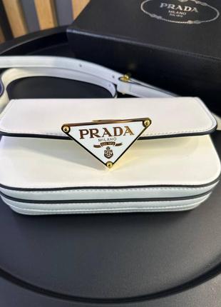 Белая кожаная сумка в стиле prada5 фото